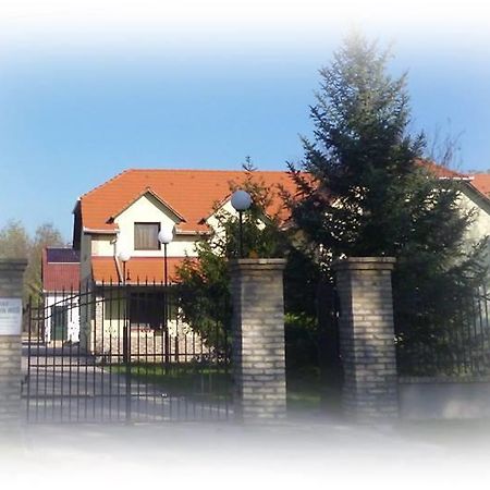 Király Lovastanya Panzió Janoshalma Exterior foto
